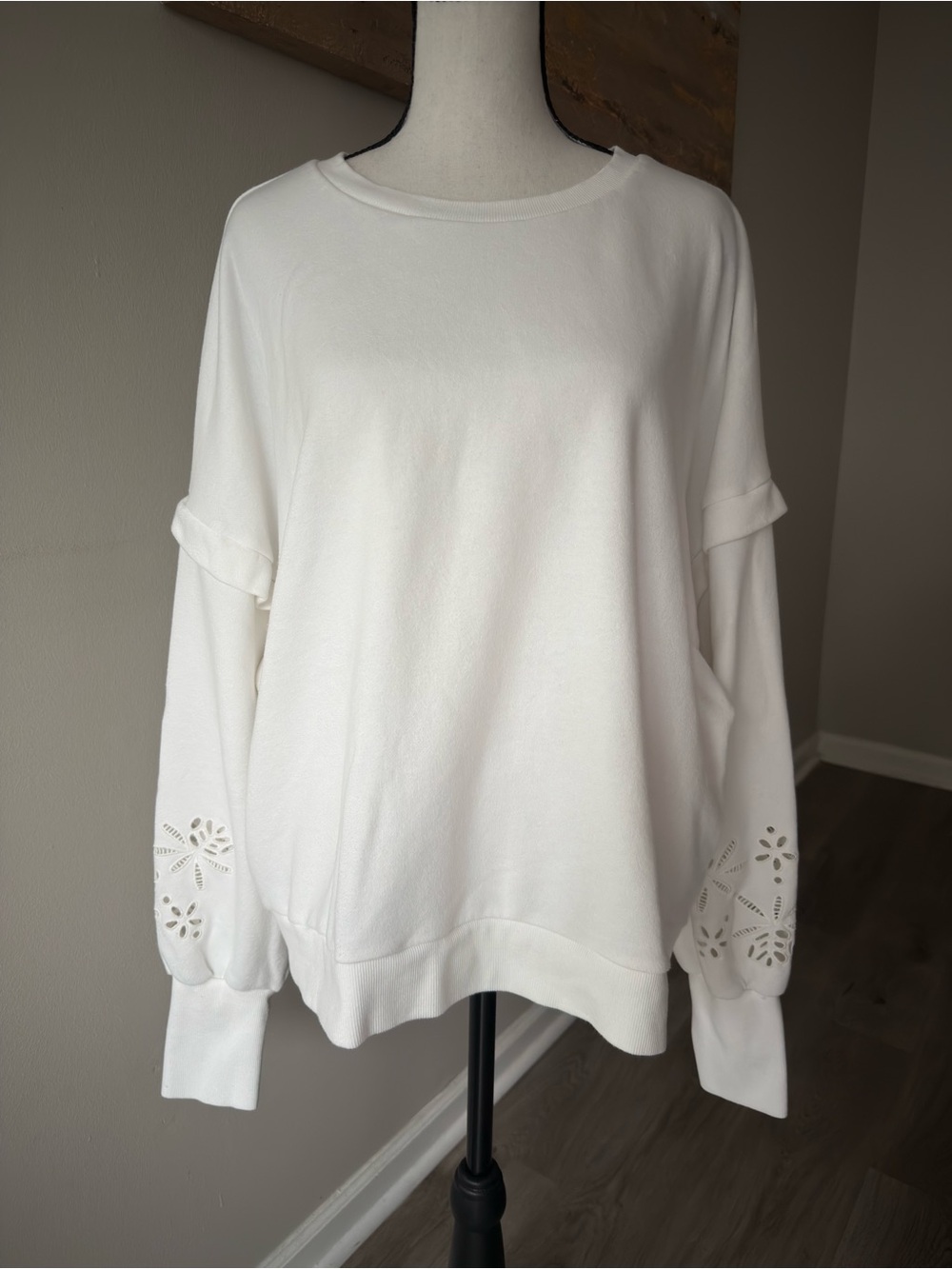 Tribal Jeans White Floral Eyelet Sleeve Oversized Sweatshirt XL Boho